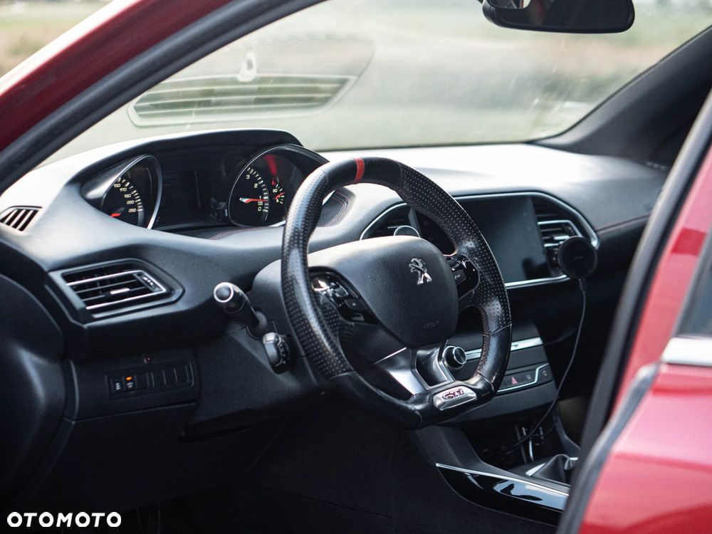 Peugeot 308 1.6 e-THP S&S GTi by Sport - 8