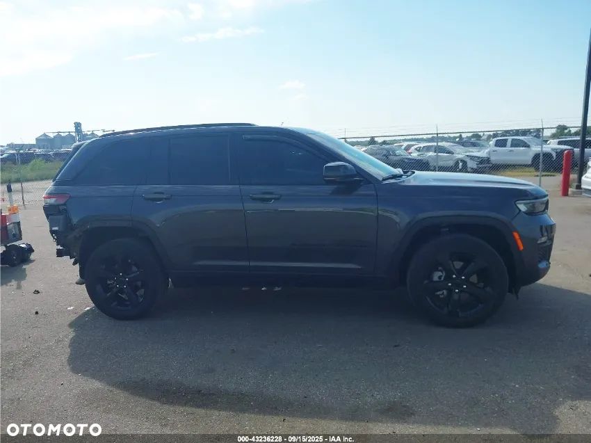Jeep Grand Cherokee - 4