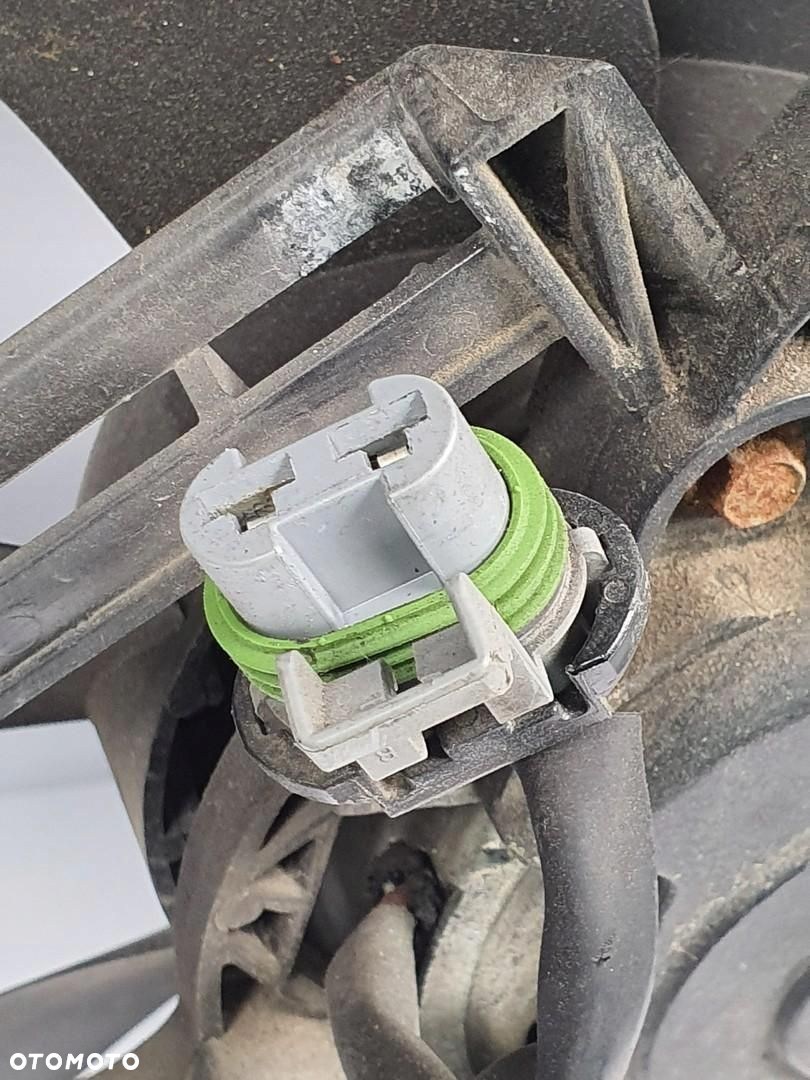 OBUDOWA WENTYLATORA FORD MONDEO MK4 2.0 TDCI 6G91-8C607-PC - 2