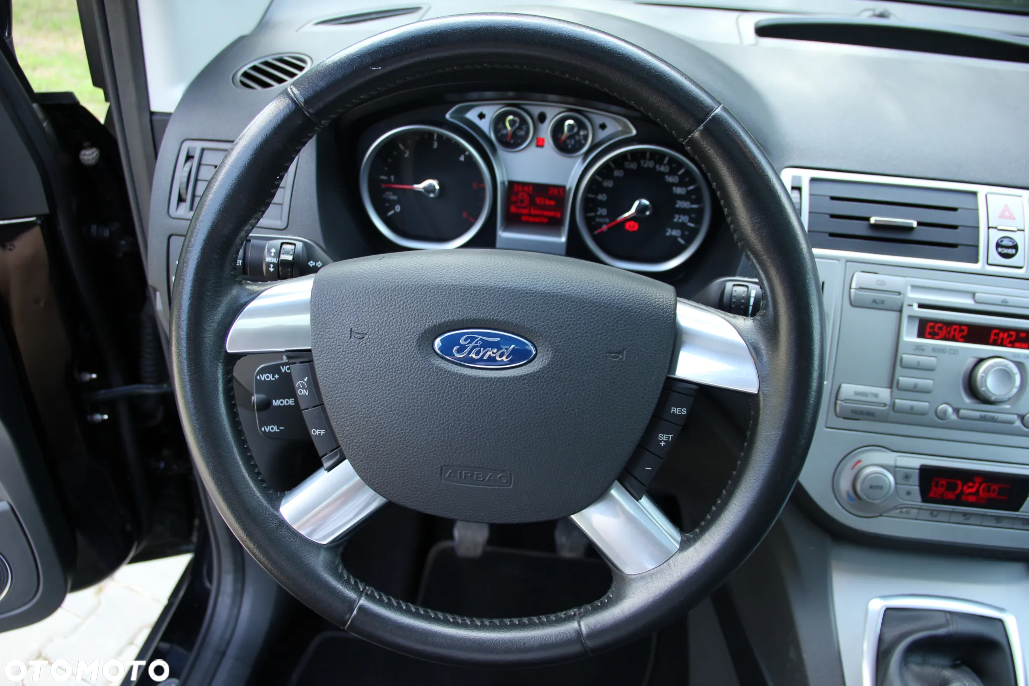 Ford Kuga 2.0 TDCi FWD Titanium - 13