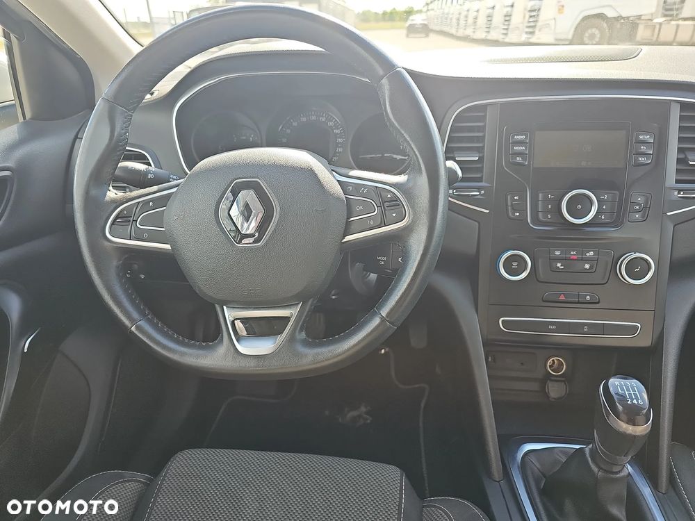 Renault Megane 1.5 Blue dCi Business - 11
