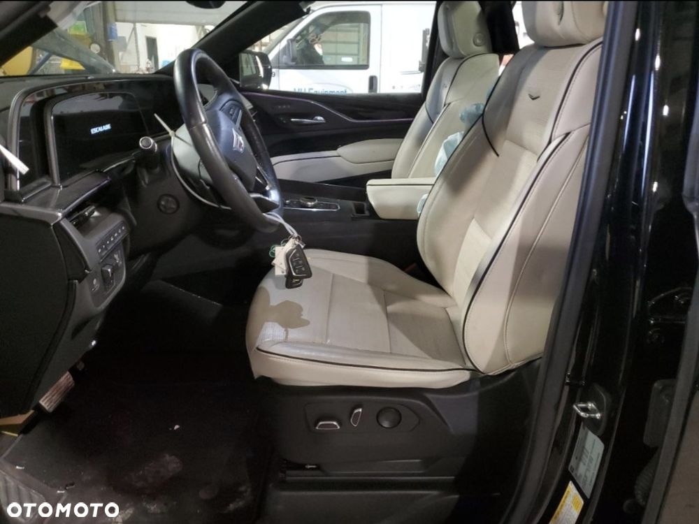Cadillac Escalade ESV 6.2 V8 AWD AT Platinum - 20