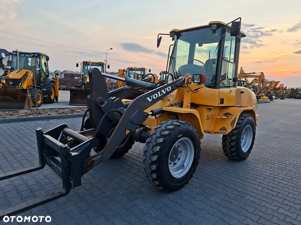 Volvo L30 PRO / Łyżka Otwierana +Widły / - 5
