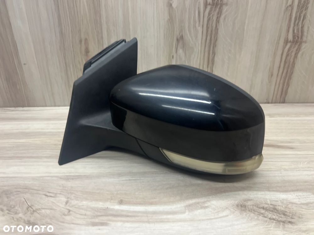 LUSTERKO LEWE FORD FOCUS MK3 6PIN - 5