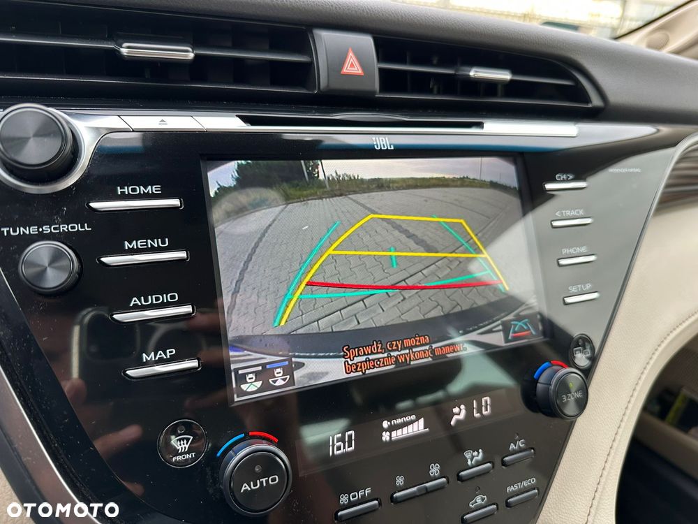 Toyota Camry 2.5 Hybrid Executive CVT - 17