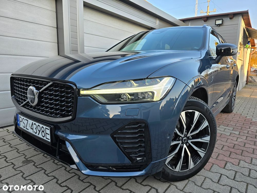 Volvo XC 60 T6 Plug-In Hybrid AWD Plus Dark - 4