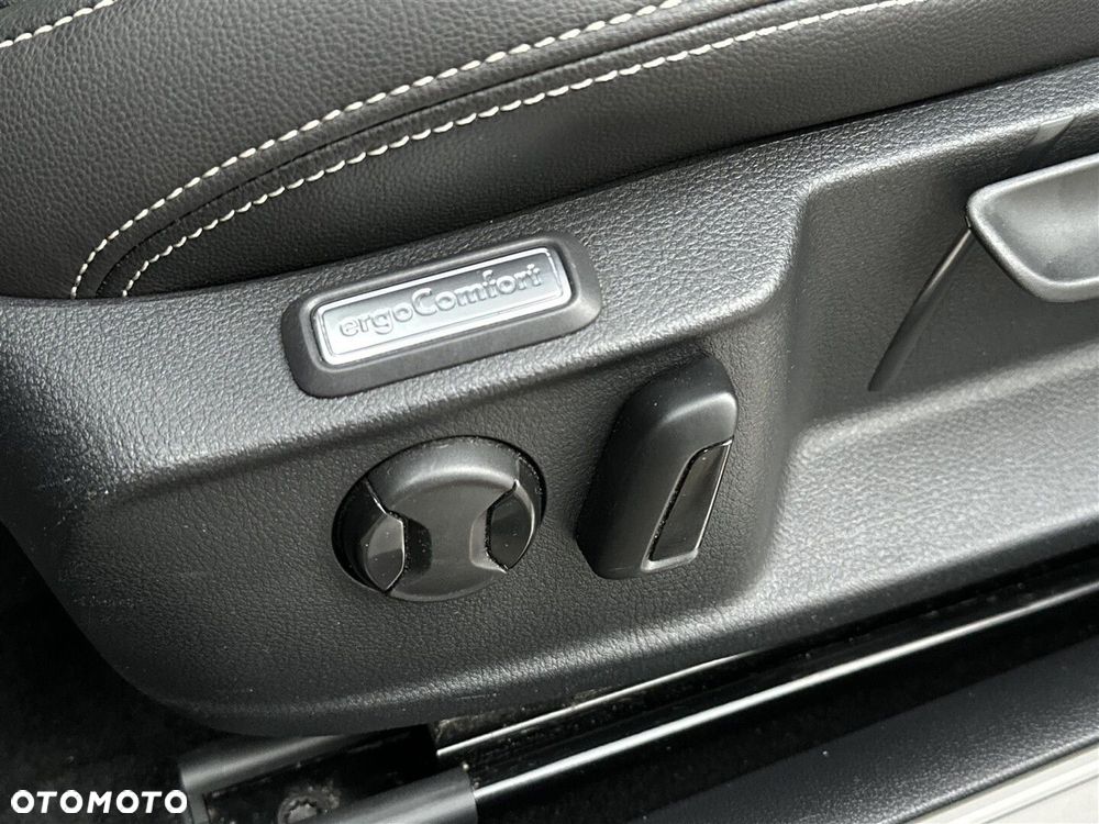 Volkswagen Passat - 11