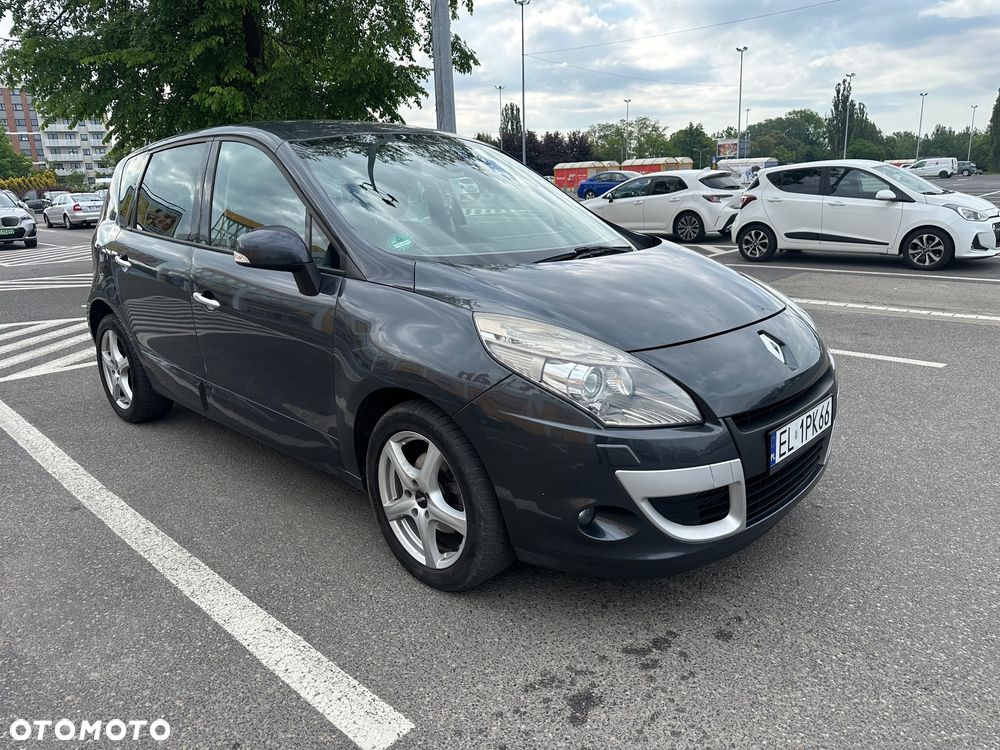 Renault Scenic 2.0 dCi Privilege - 11