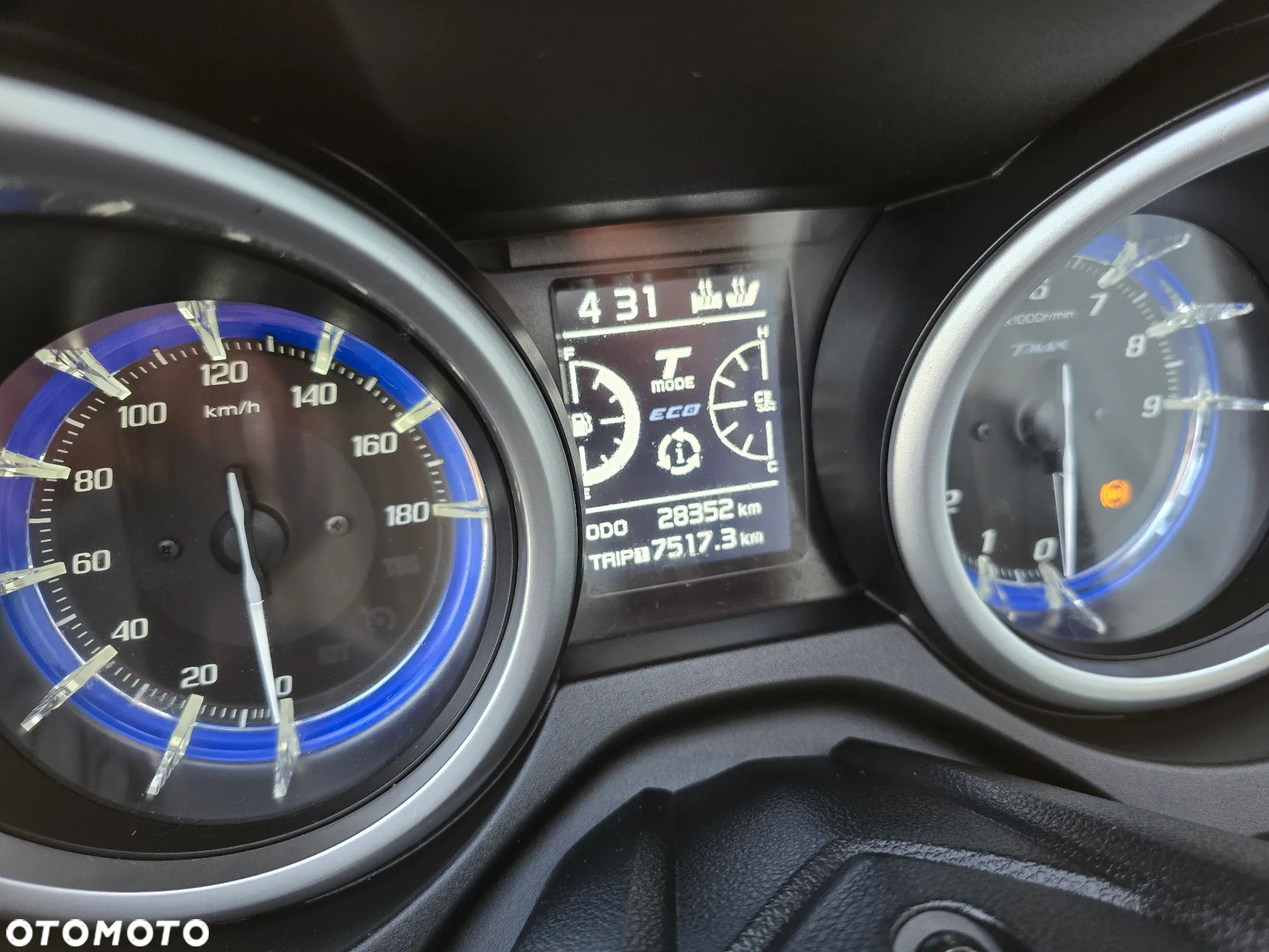 Yamaha Tmax - 18