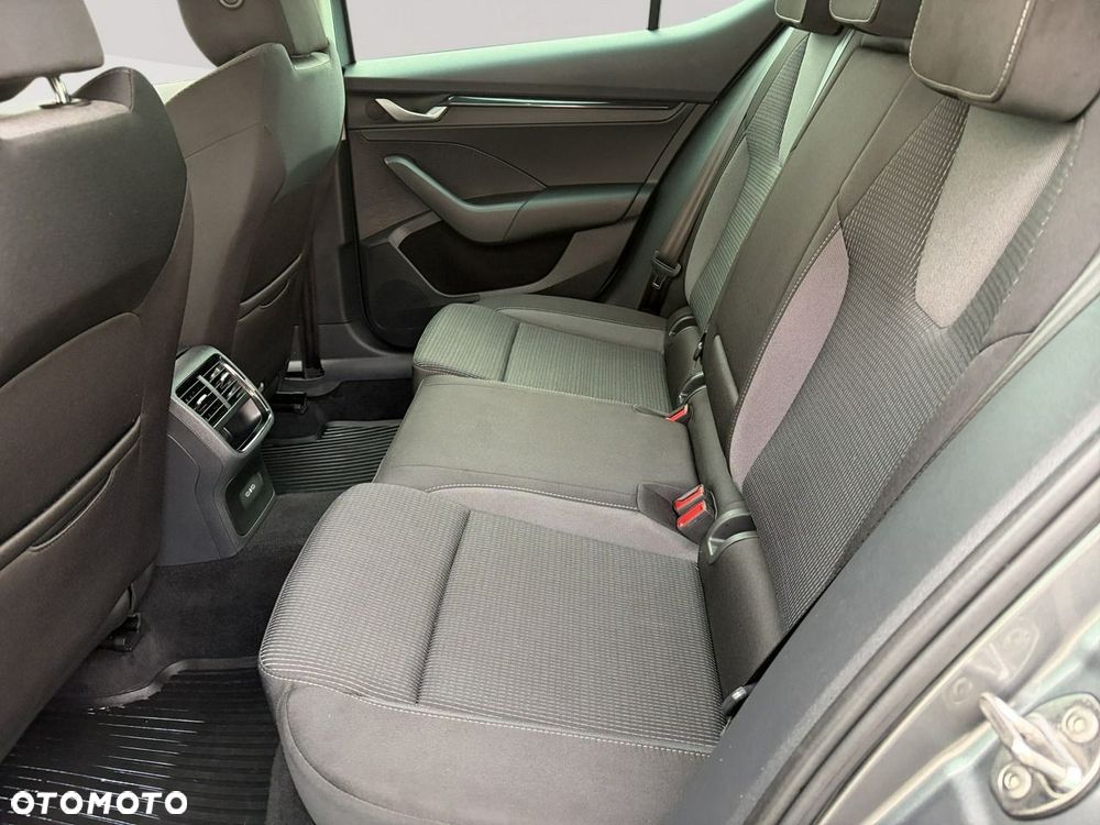 Skoda Octavia 1.5 TSI mHEV DSG Selection - 24