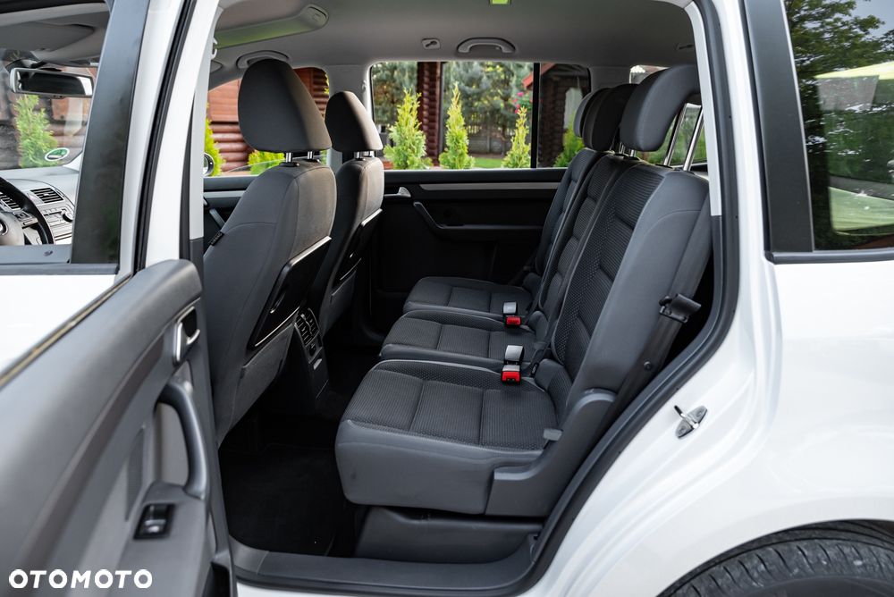 Volkswagen Touran 2.0 TDI DPF DSG Highline - 27