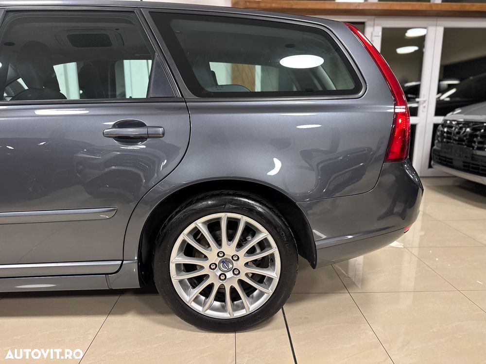 Volvo V50 2.0 D Momentum - 29