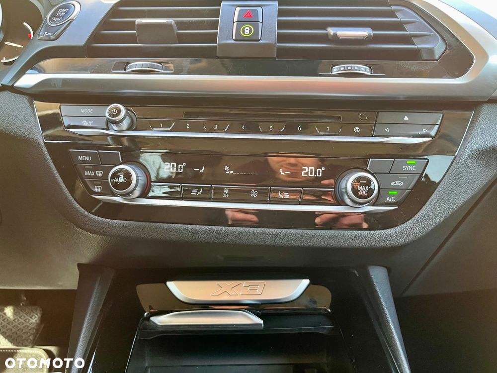 BMW X3 sDrive18d - 12