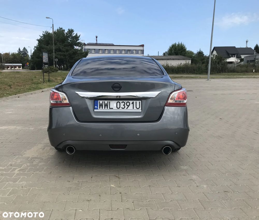 Nissan Altima - 11