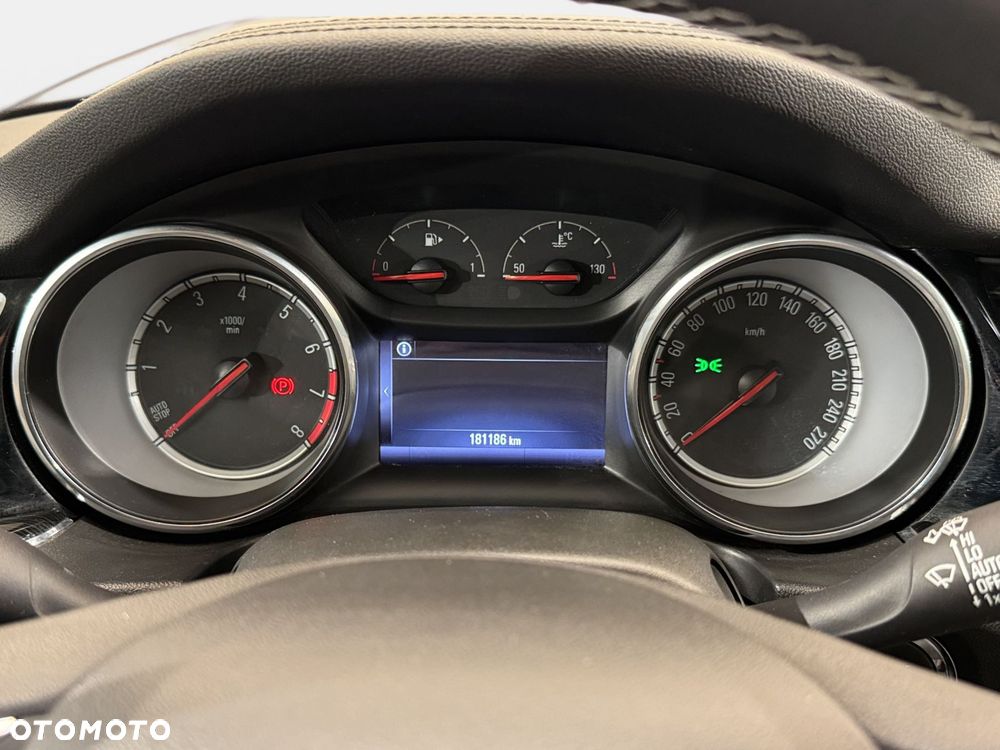 Opel Insignia - 15