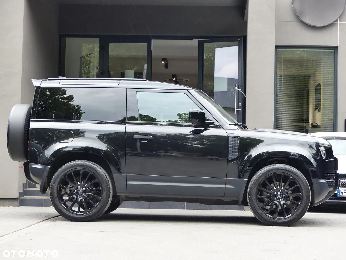 Land Rover Defender - 4