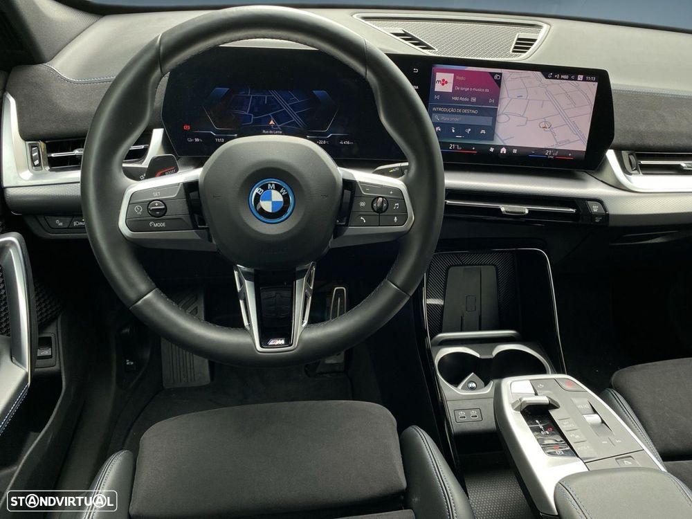BMW iX1 eDrive20 Pack Desportivo M — photo 5
