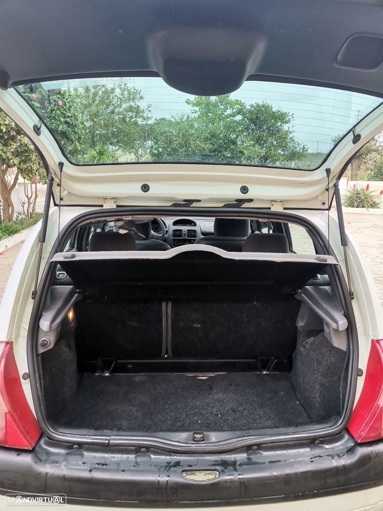 Renault Clio 1.2 RN - 12