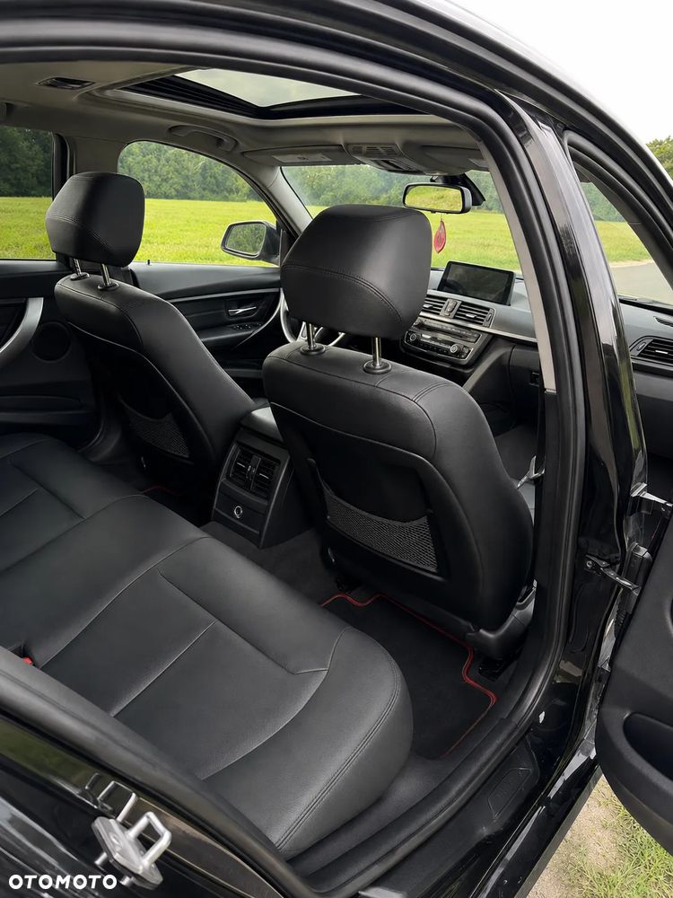BMW Seria 3 328i Sport Line - 10