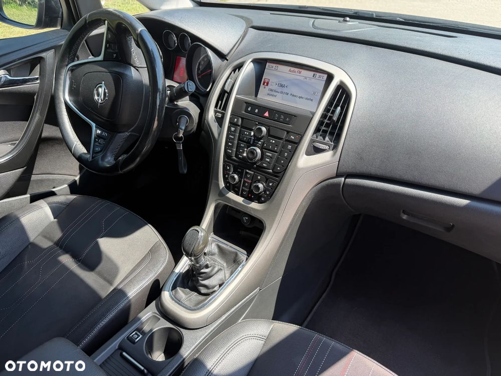 Opel Astra 1.4 Turbo 150 Jahre - 14