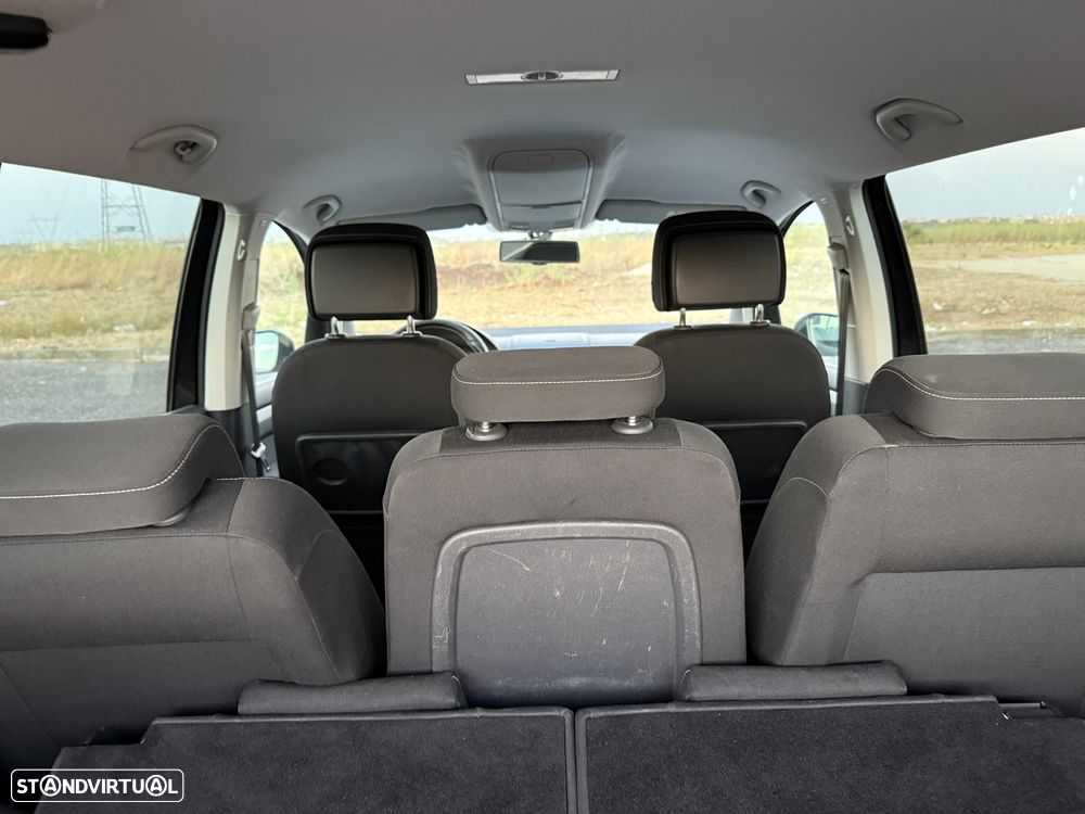 VW Touran 1.6 TDI DPF DSG Cup - 12