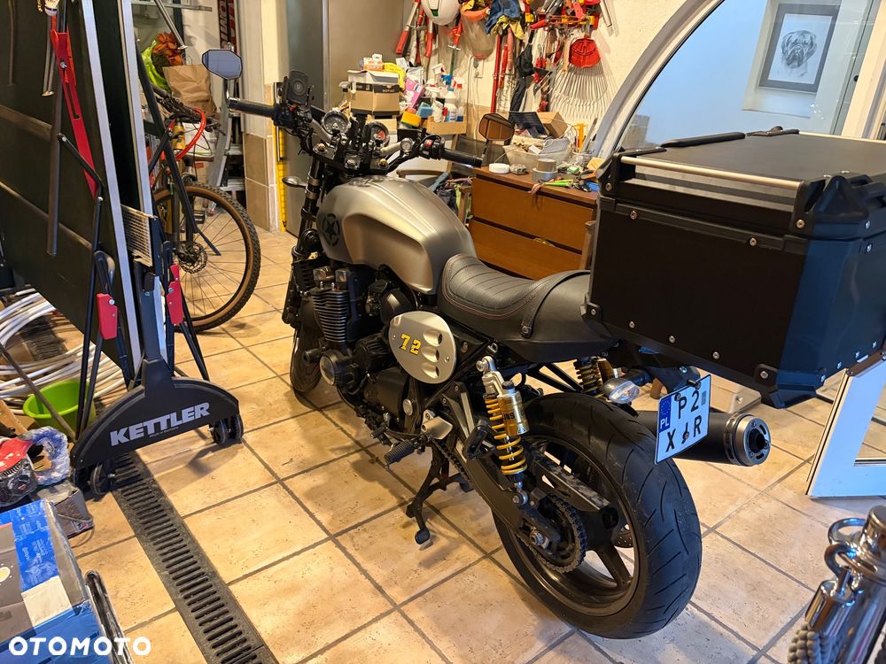 Yamaha XJR - 3