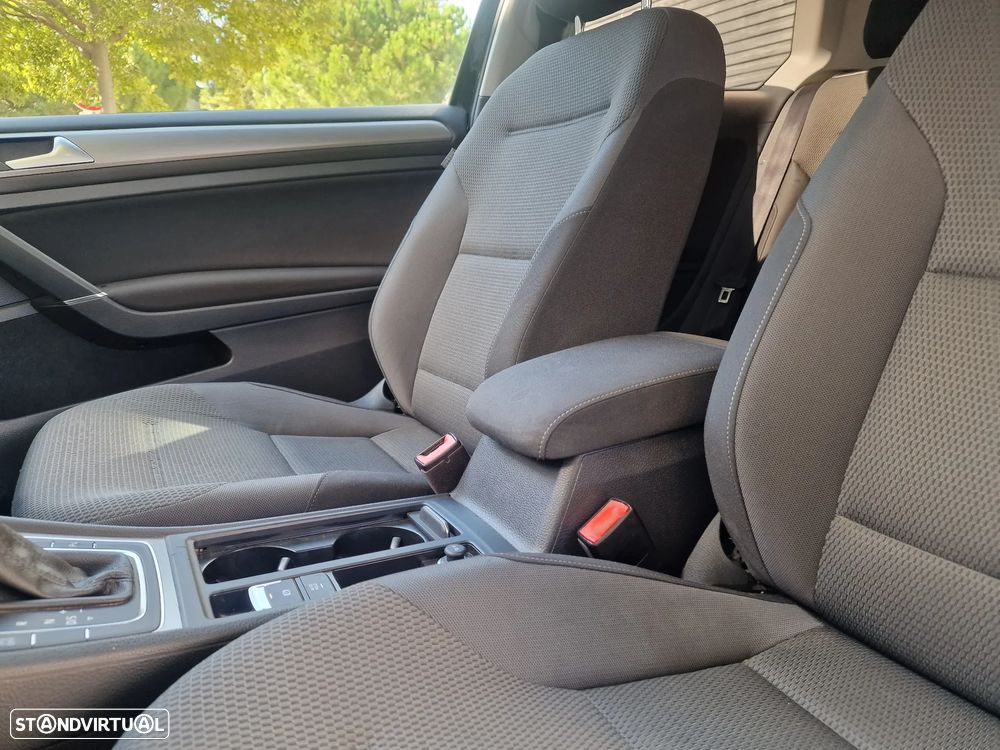 VW Golf 1.6 TDI BlueMotion DSG Lounge - 37