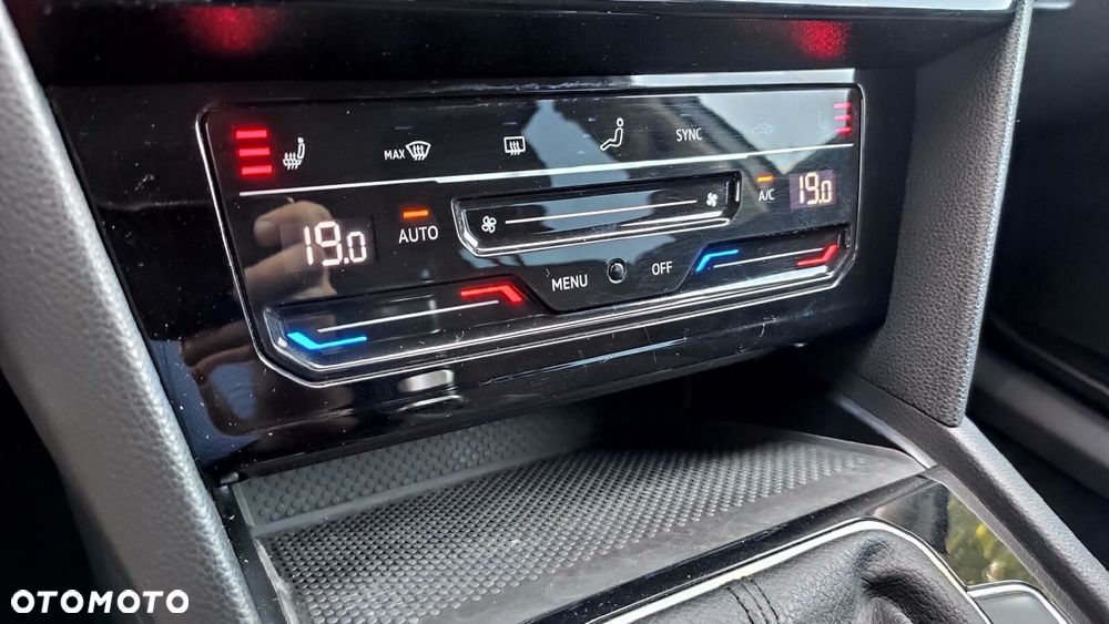 Volkswagen Passat - 21