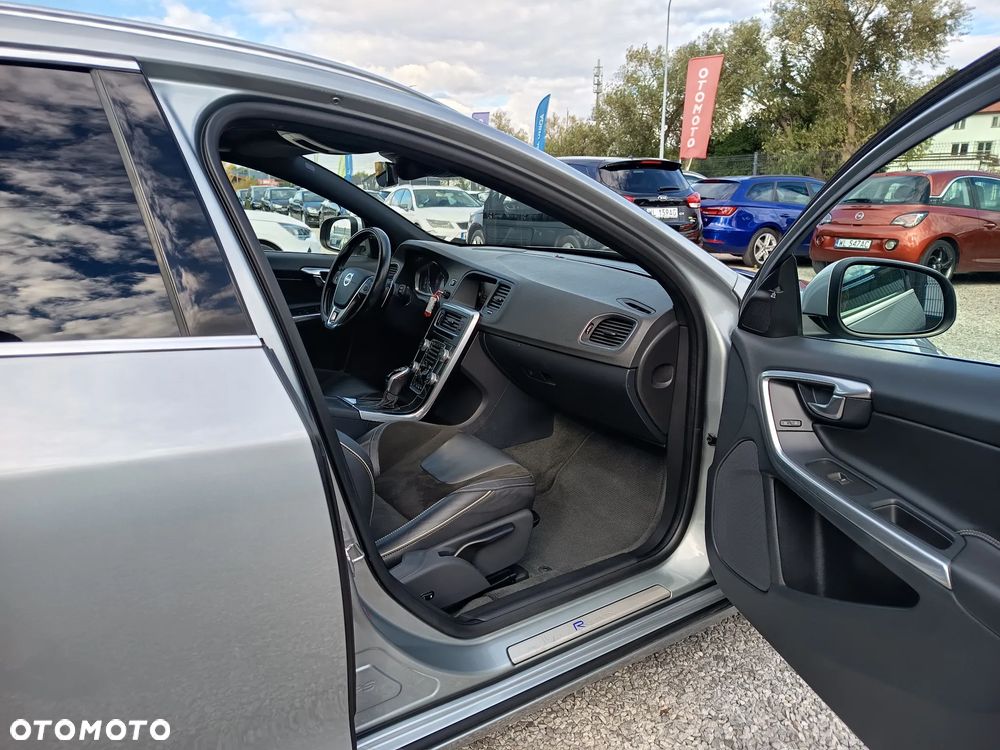 Volvo V60 D4 Geartronic RDesign - 29