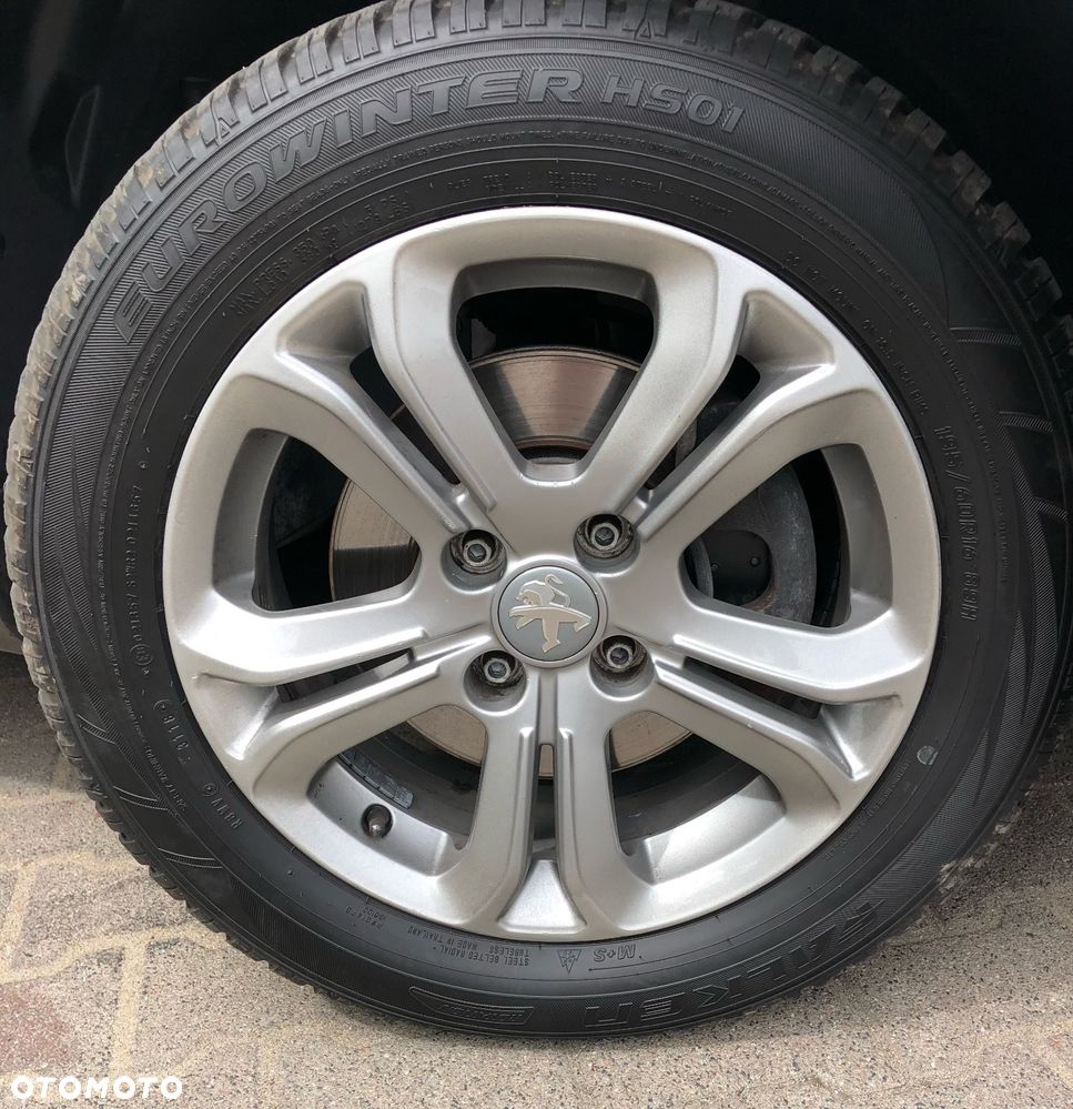 Peugeot 2008 1.2 Pure Tech GPF Active S&S - 9