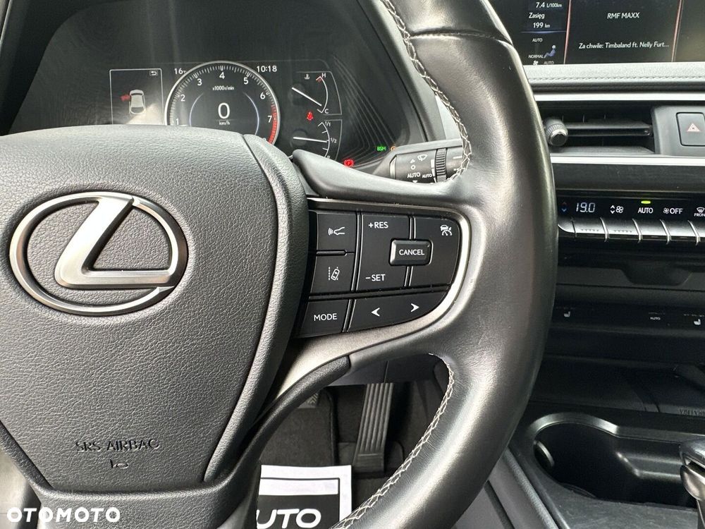 Lexus UX 200 GPF F Impression 2WD - 18