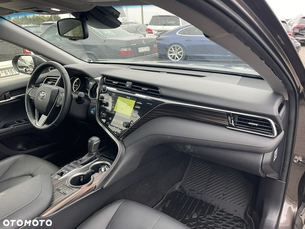 Toyota Camry 2.5 Hybrid Comfort CVT - 10