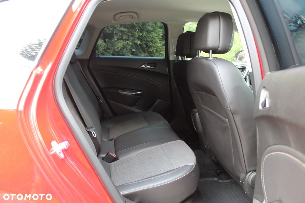 Opel Astra 1.6 Turbo Cosmo - 23