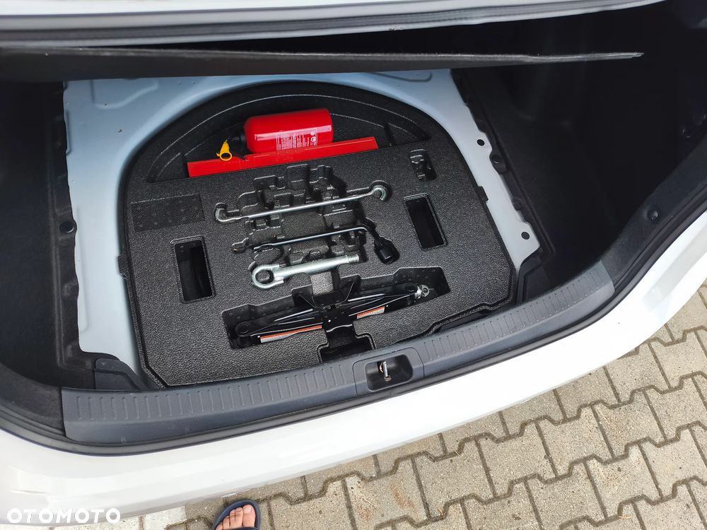 Toyota Corolla 1.8 Hybrid Comfort - 19