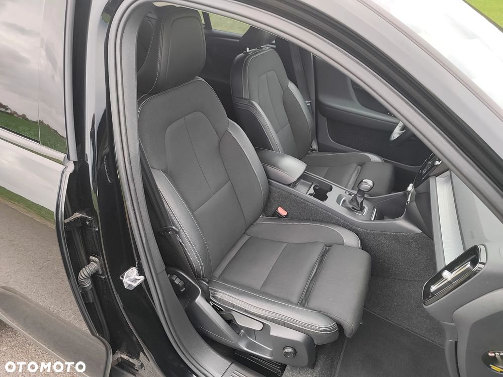 Volvo XC 40 T3 Momentum - 29