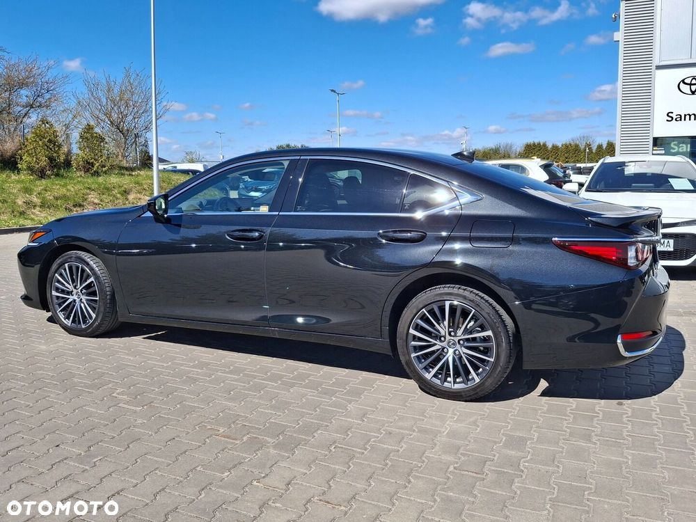 Lexus ES - 13