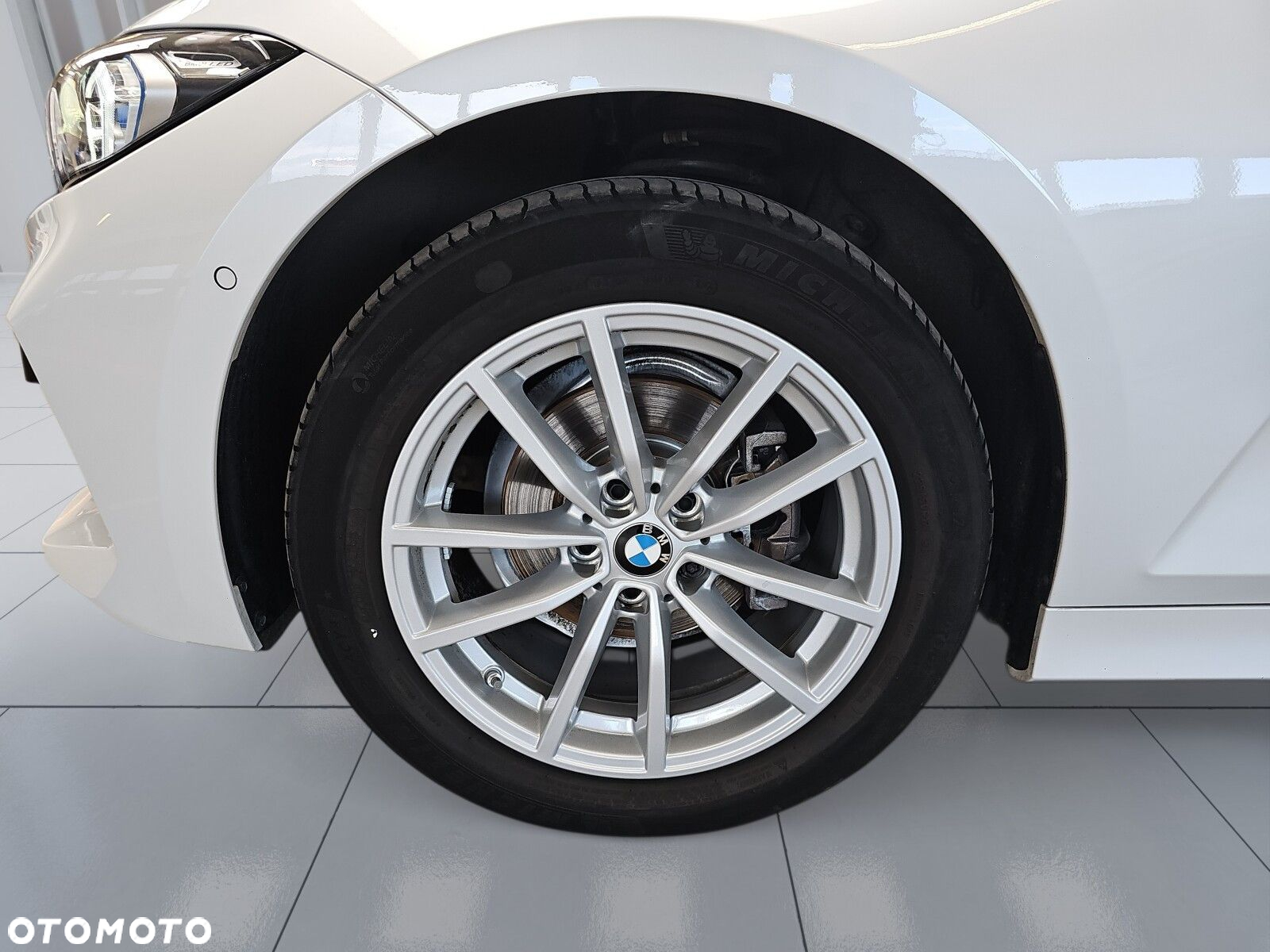 BMW Seria 3 318i - 14