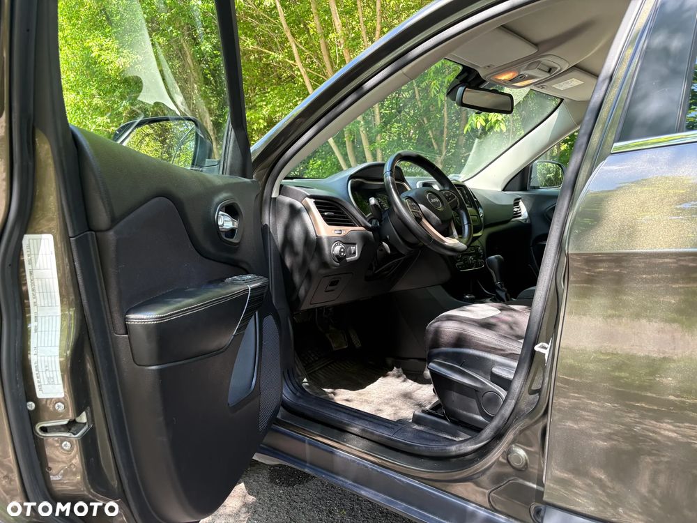 Jeep Cherokee 2.0 MJD Active Drive I Longitude - 24
