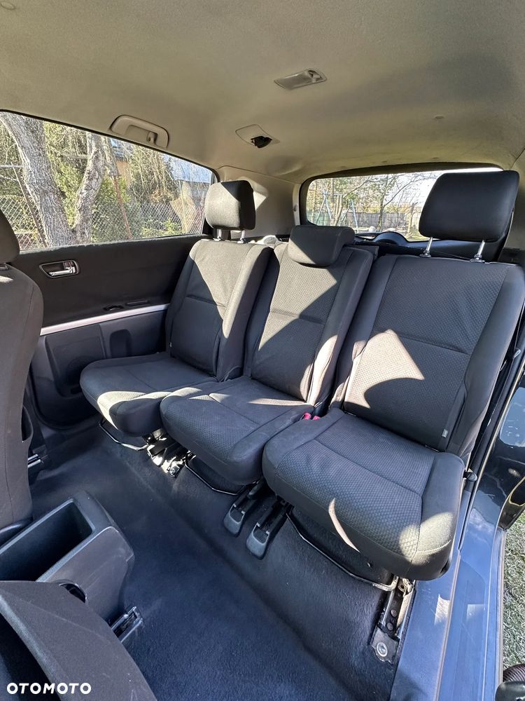 Toyota Corolla Verso 2.2 D-4D - 24