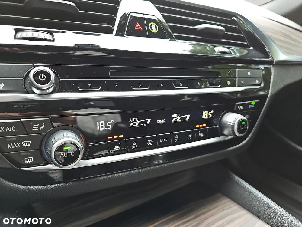 BMW Seria 5 520d M Sport sport - 22