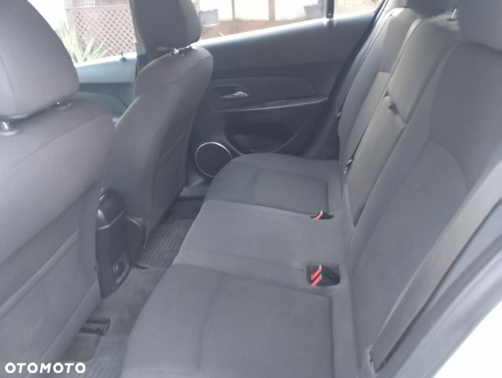 Chevrolet Cruze - 11
