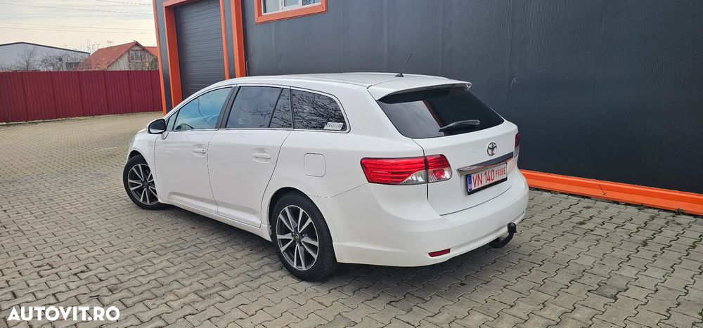 Toyota Avensis 2.0 D-4D Executive - 3