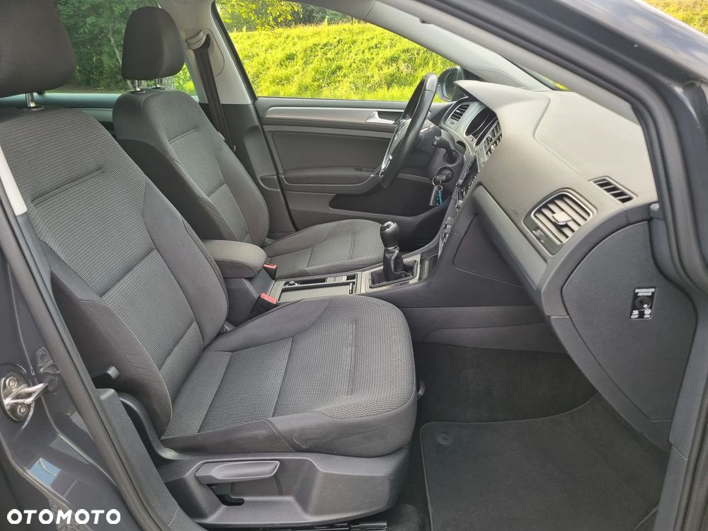 Volkswagen Golf 1.6 TDI BlueMotion Technology Comfortline - 24