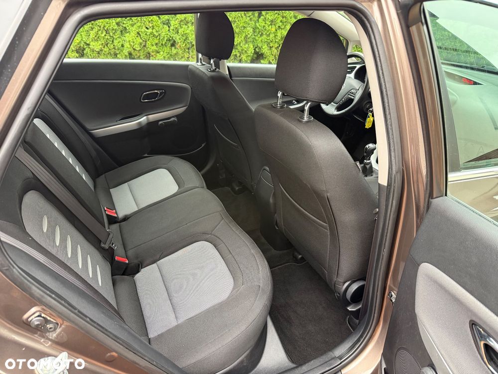 Kia Ceed - 21