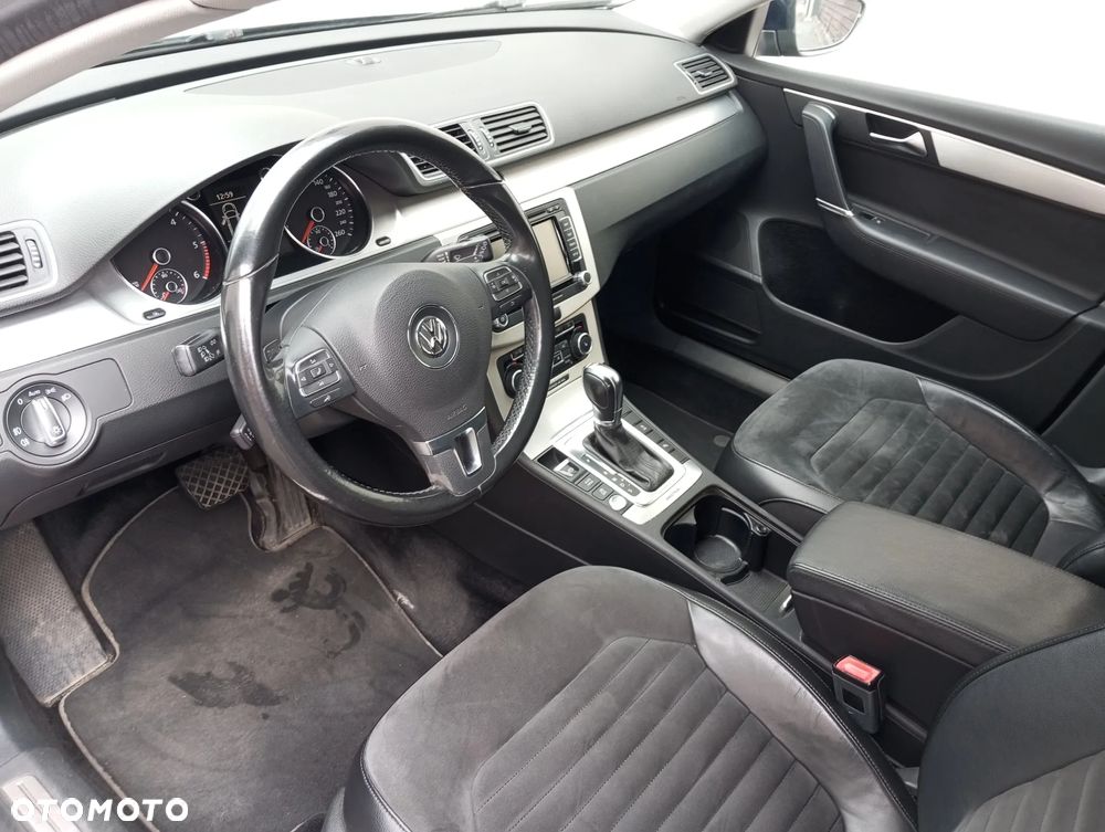 Volkswagen Passat Variant 2.0 TDI 4Mot Highline DSG - 13