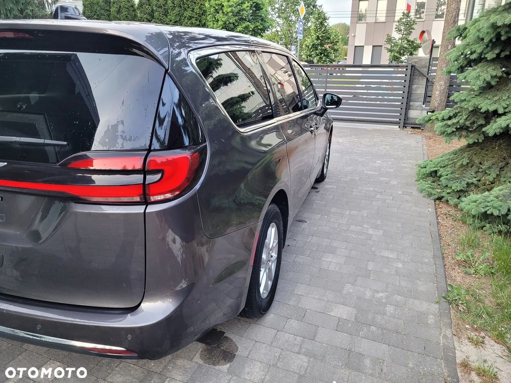 Chrysler Pacifica - 3