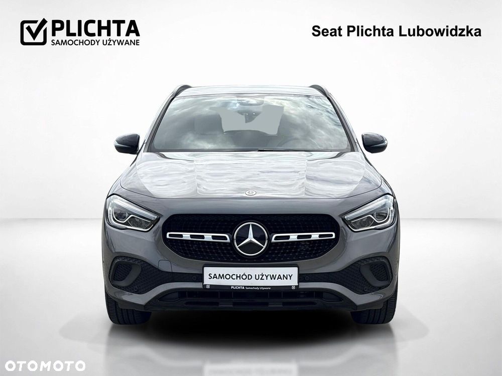 Mercedes-Benz GLA - 9