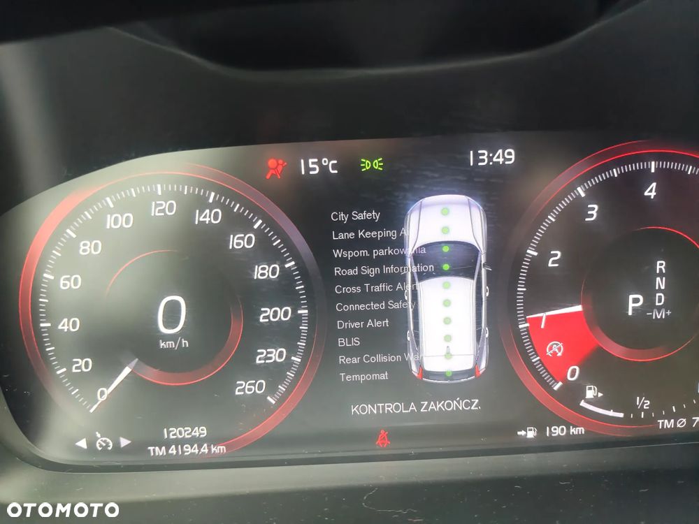 Volvo XC 40 T3 R-Design - 26