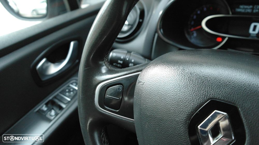 Renault Clio 0.9 TCe Limited - 32