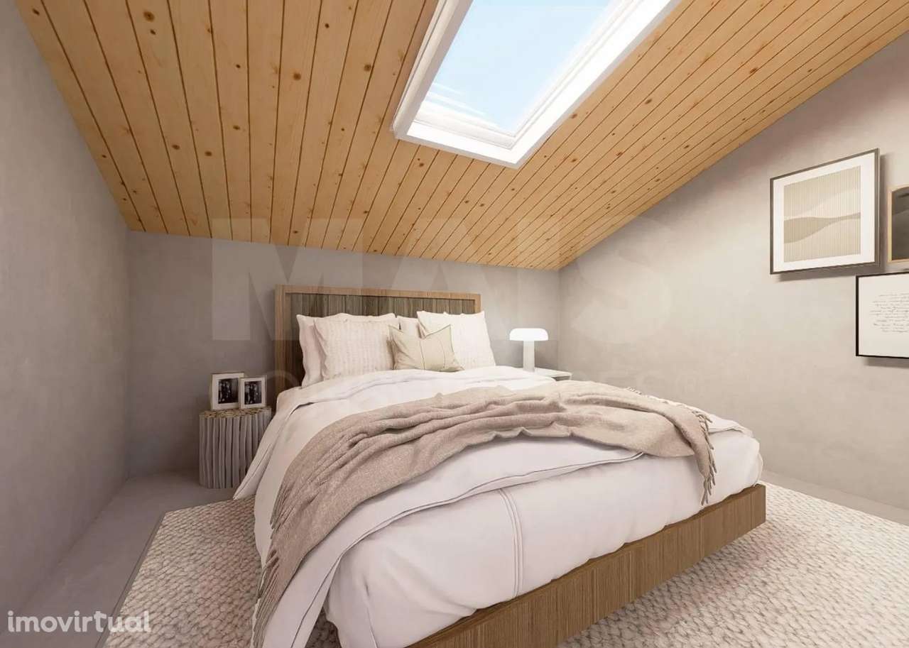 Moradia para reconstrução com potencial construtivo - Vidais - Grande imagem: 3/12